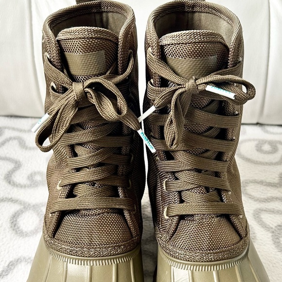 Native Jimmy duck rain/winter boots - Hunter green, women size 5.5 men size 4 - Picture 4 of 6